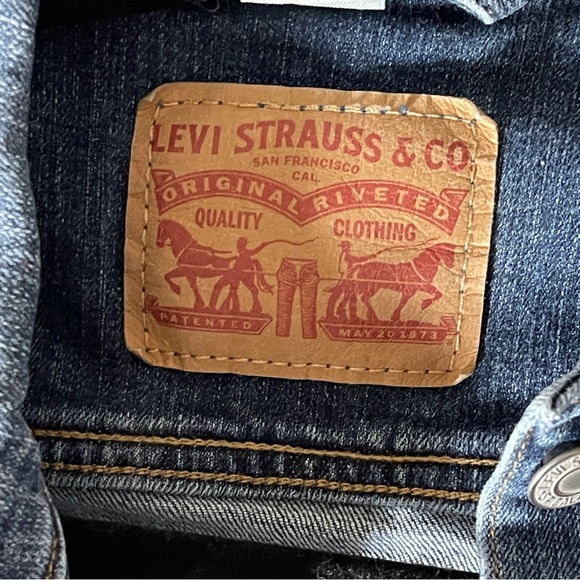 Women's Levi’s Denim Ex-Boyfriend Trucker Jean Jacket Womens Vtg Wash Medium - Picture 12 of 15